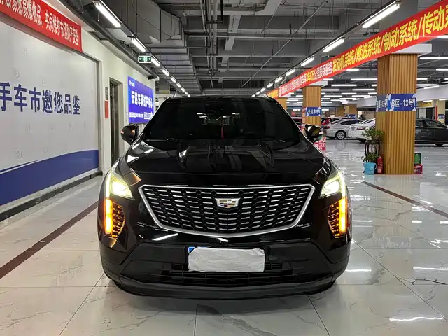 CADILLAC XT4