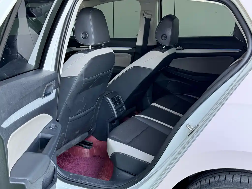 Volkswagen Golf — миниатюра 5