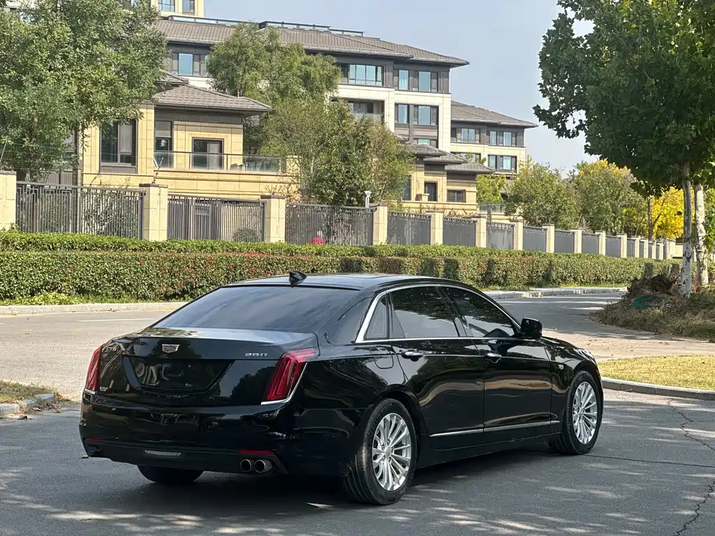 CADILLAC CT6