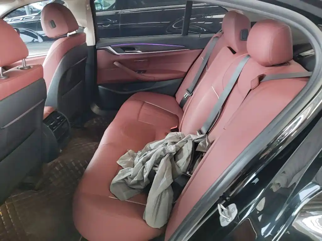 BMW 5 Series New Energy — миниатюра 17