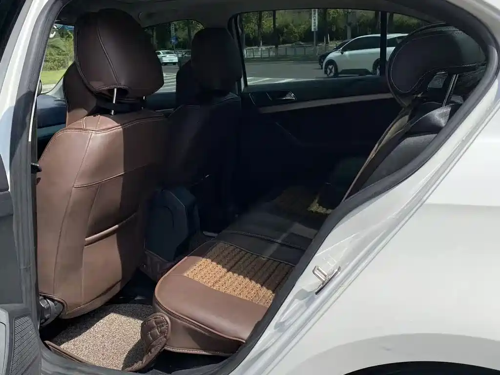 Volkswagen Lavida — миниатюра 9