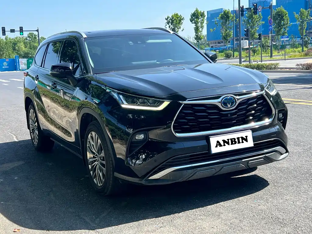 Toyota Highlander 2022 2.5L 7 мест