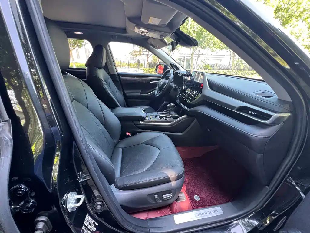 Toyota Highlander 2022 2.5L 7 мест