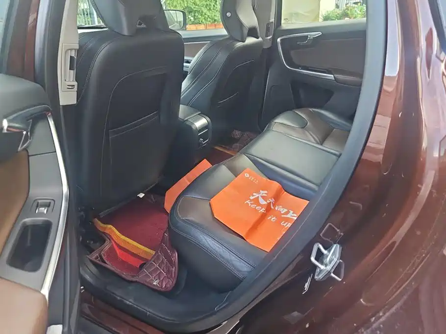 Volvo XC60 — миниатюра 11