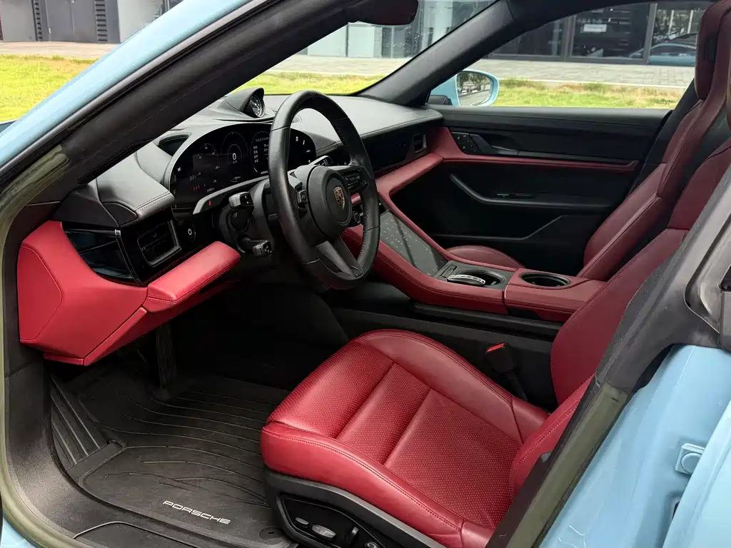 Porsche Taycan — миниатюра 7