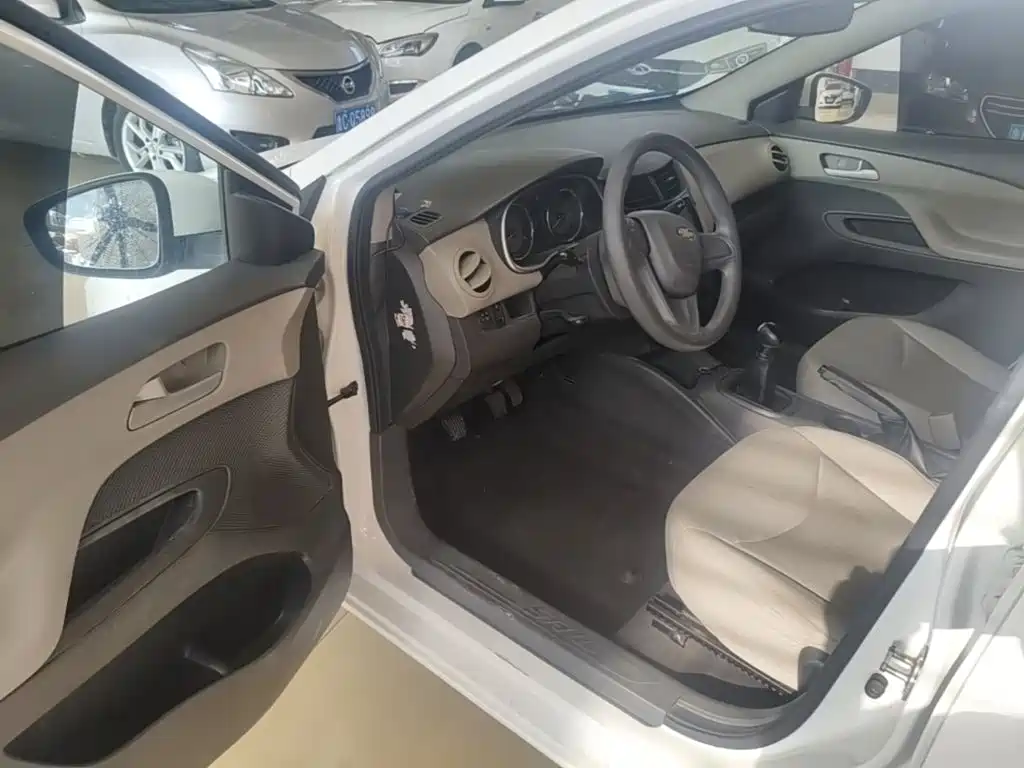 Chevrolet Sail — миниатюра 16