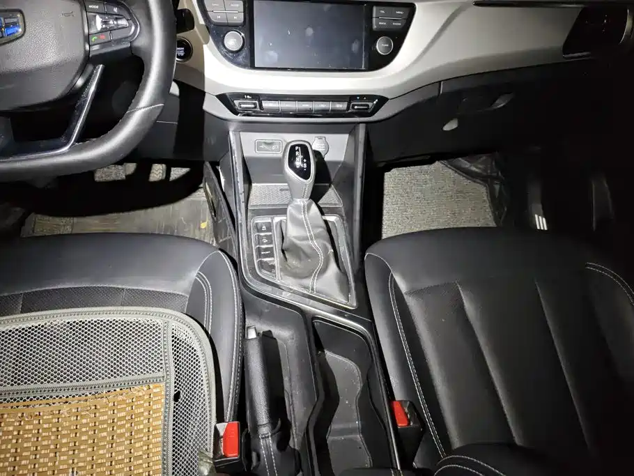 Geely Vision X3 — миниатюра 16