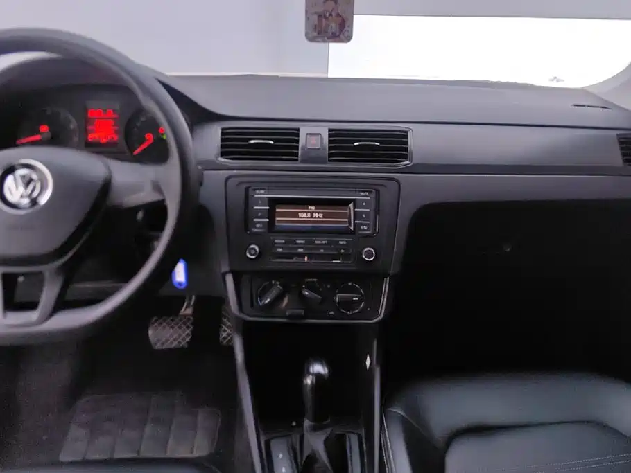 Volkswagen Santana — миниатюра 13