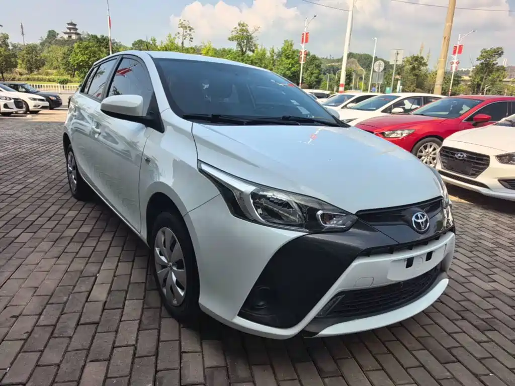 Toyota Yaris L — миниатюра 4
