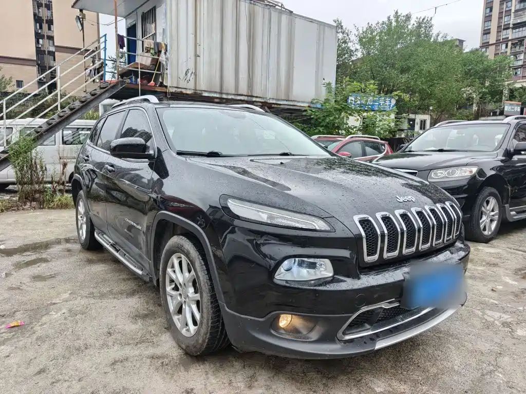 Jeep Cherokee — миниатюра 4