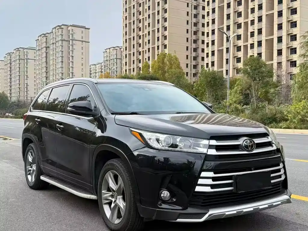 TOYOTA HIGHLANDER