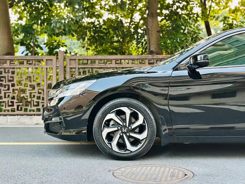Honda Accord — миниатюра 8