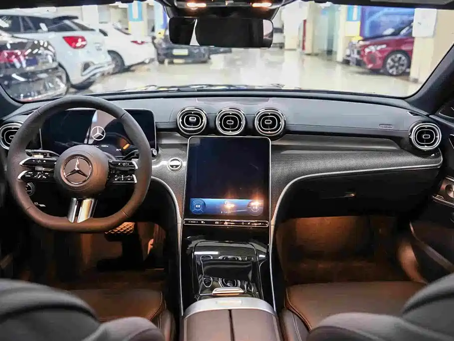 Mercedes-Benz C-Class — миниатюра 12