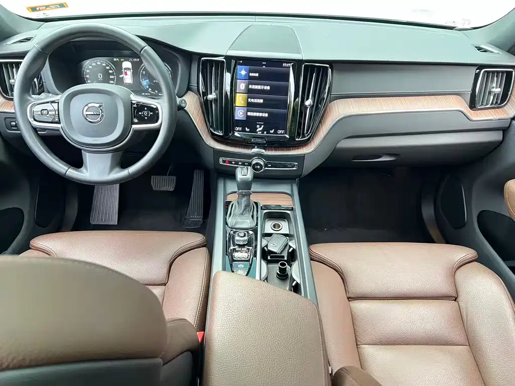 Volvo XC60 2021 T5 Luxury