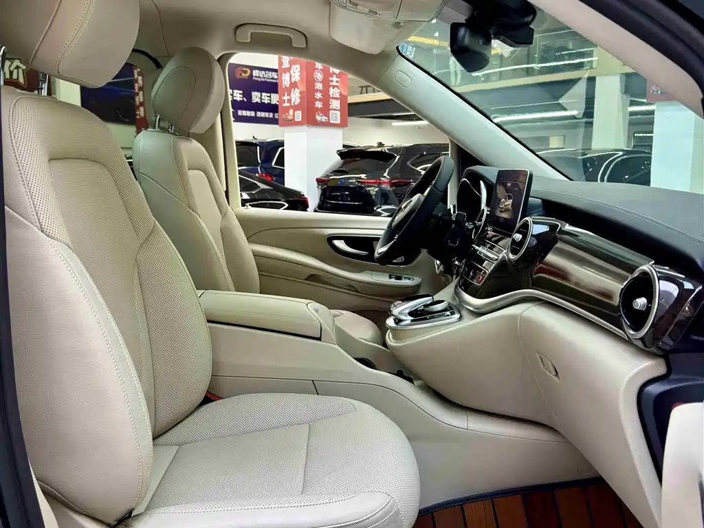 Mercedes-Benz V-Class V 2018 V 260 L Luxury Long Wheelbase V