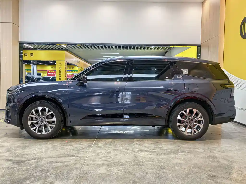 Ford Edge 2023 L 2.0T EcoBoost мест