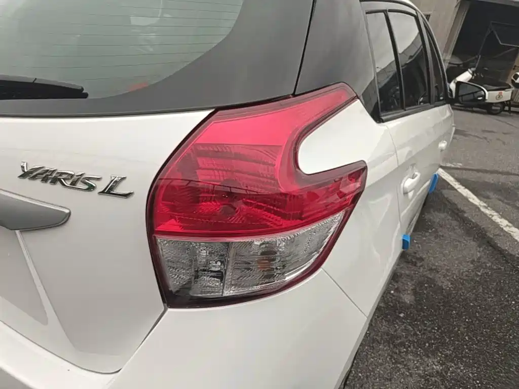 Toyota Yaris L — миниатюра 8