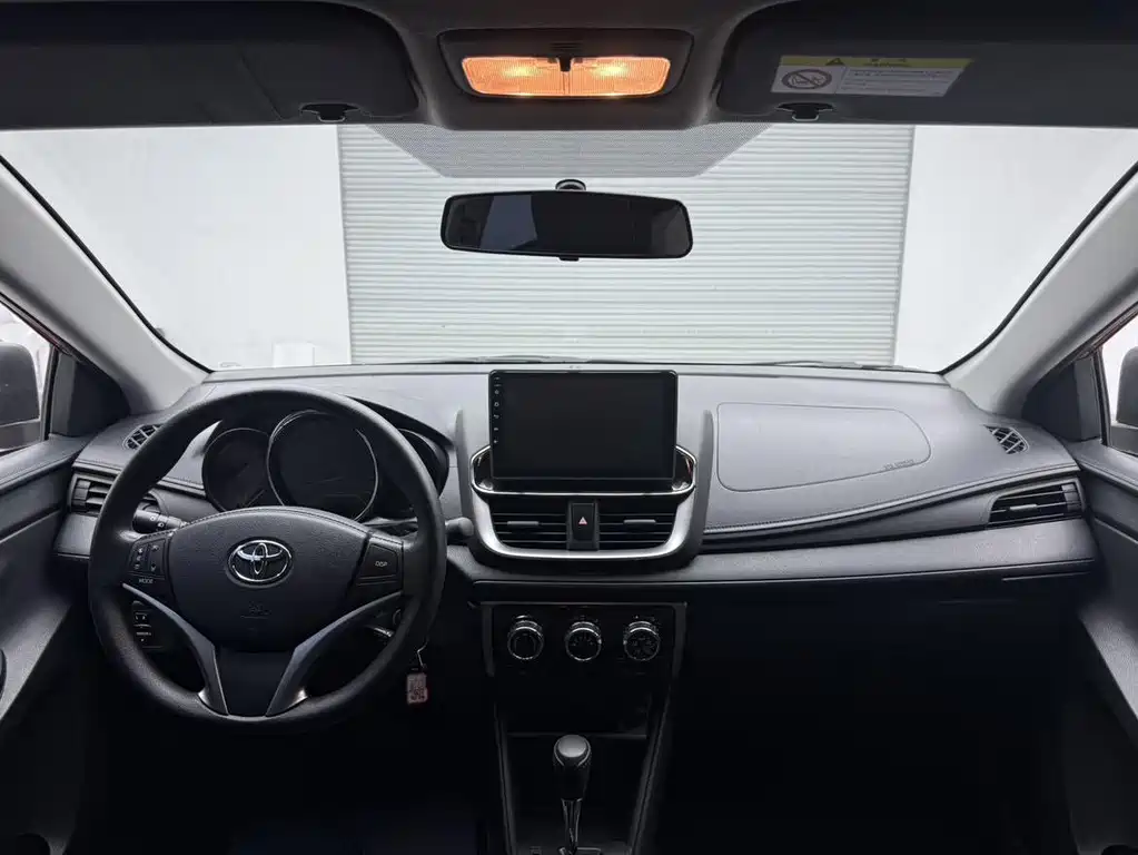 Toyota Yaris L — миниатюра 11