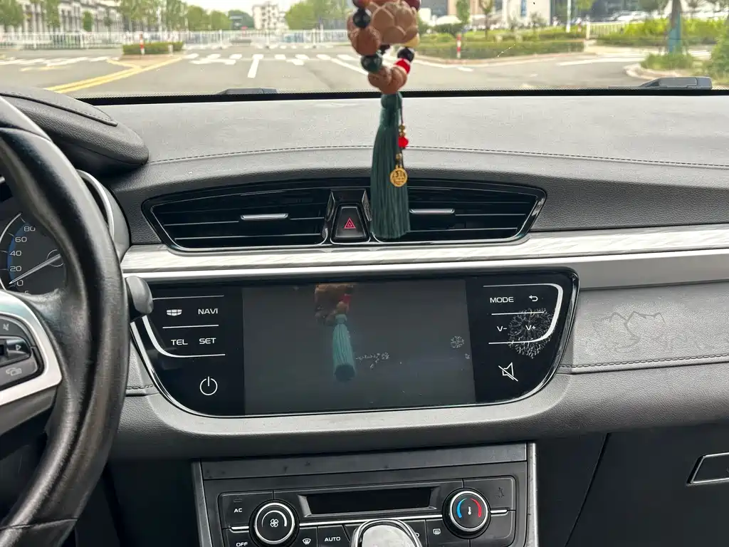 Geely Emgrand — миниатюра 12