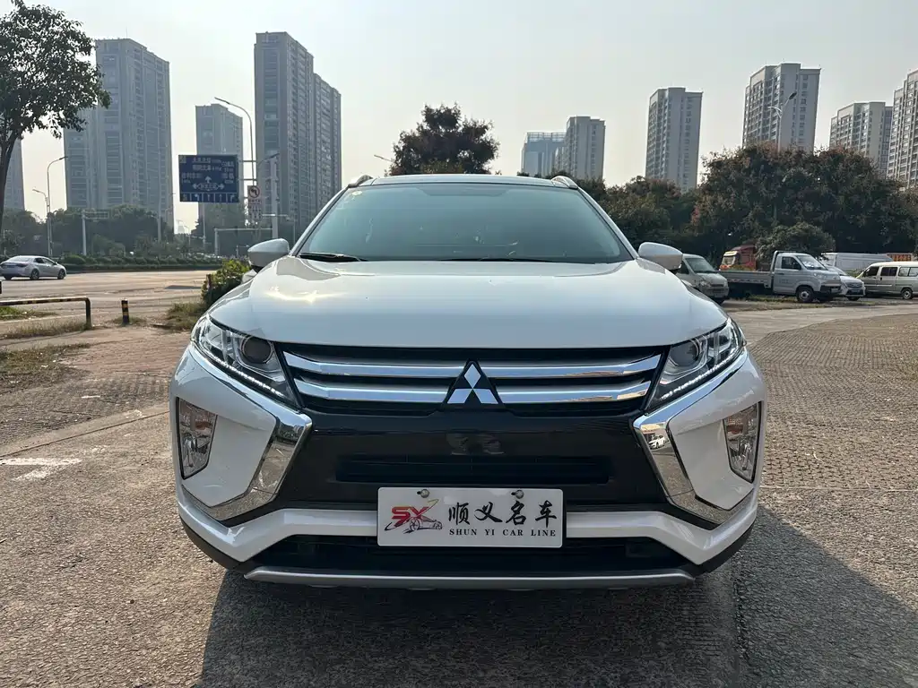 Mitsubishi Eclipse Cross — миниатюра 3