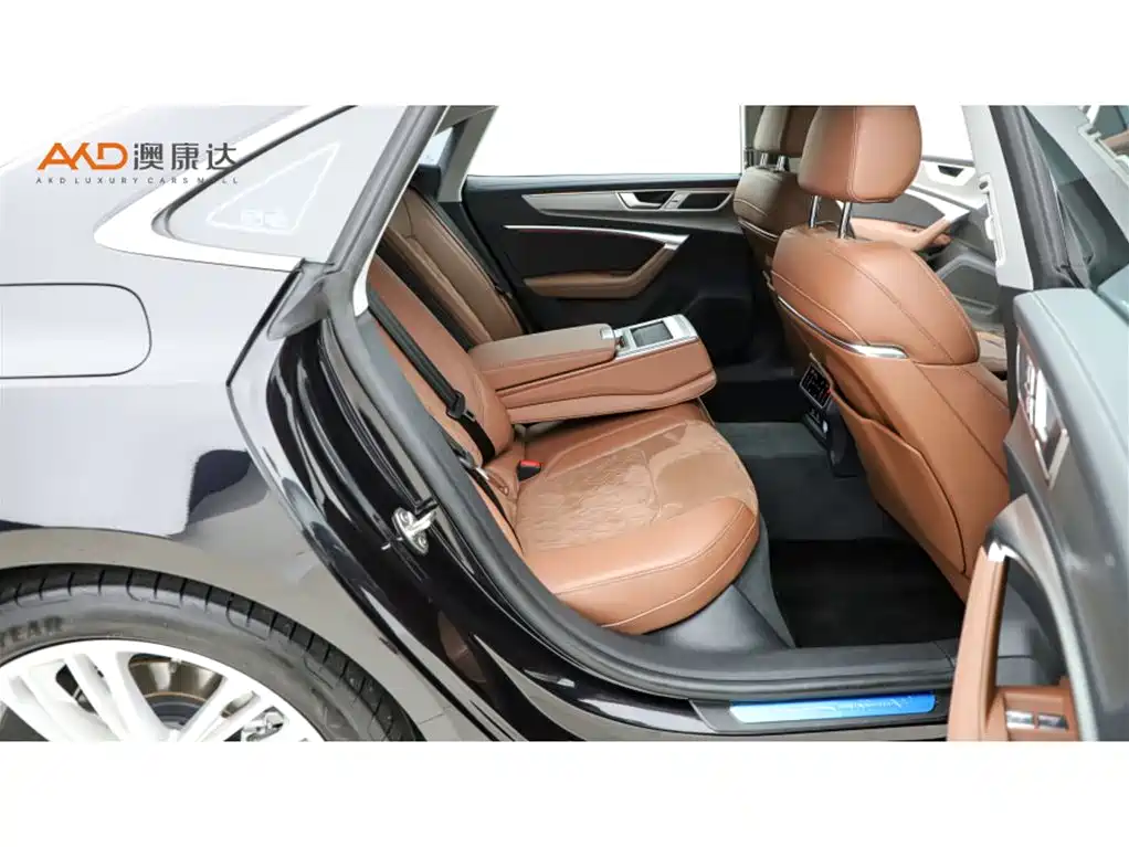Audi A7L — миниатюра 8