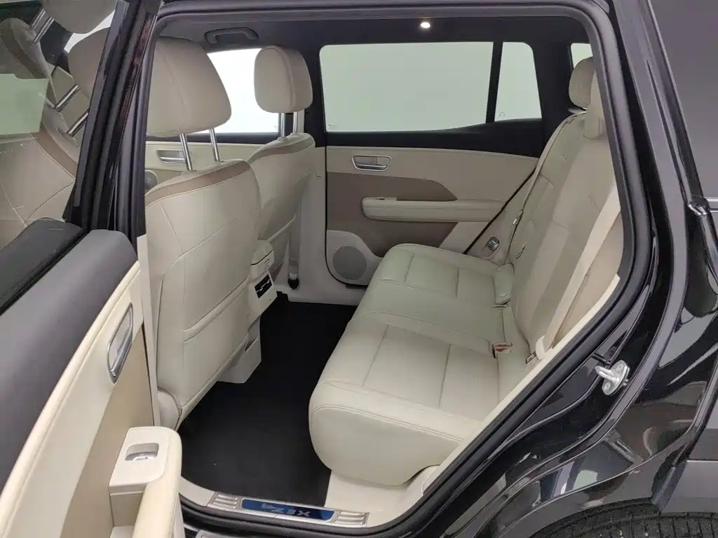 Toyota bZ3X — миниатюра 15