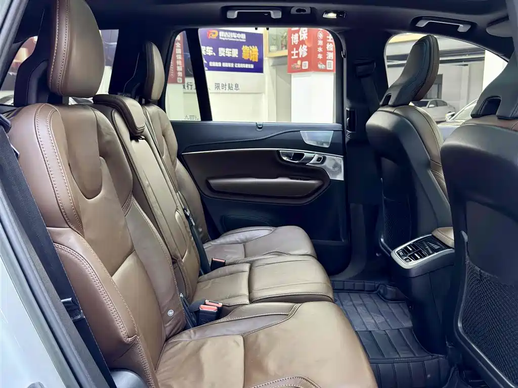 Volvo XC90 — миниатюра 5