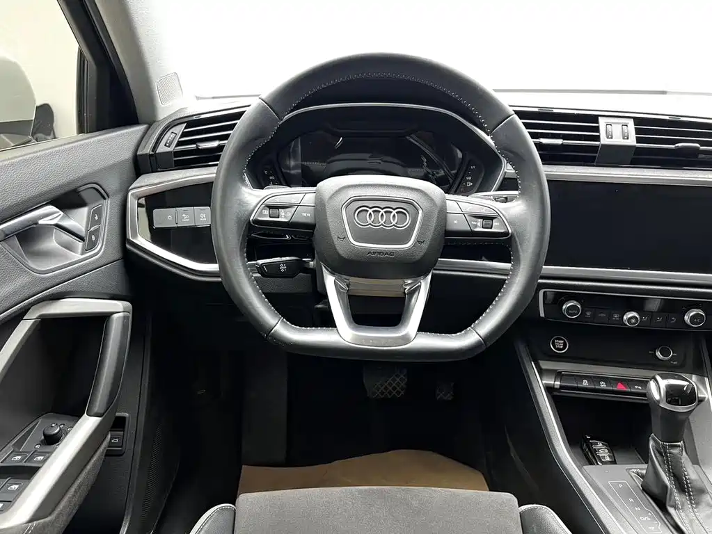 Audi Q3 — миниатюра 10