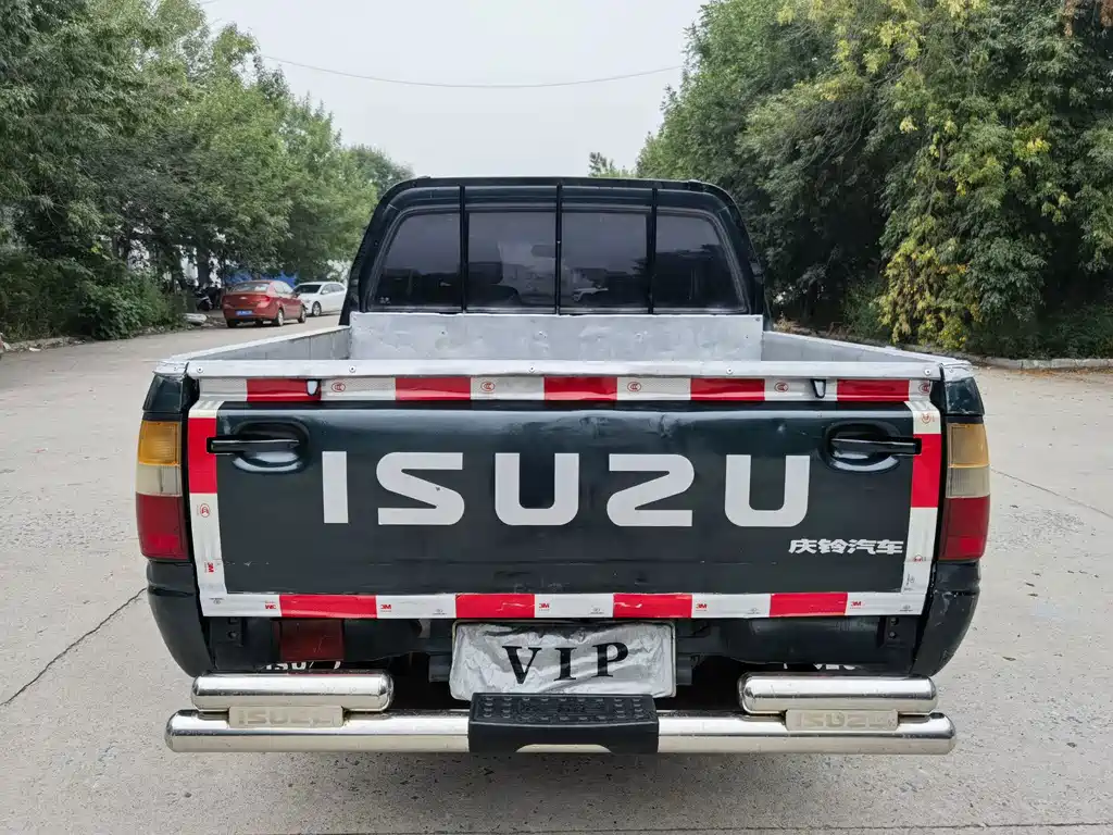 Isuzu Pickup — миниатюра 7