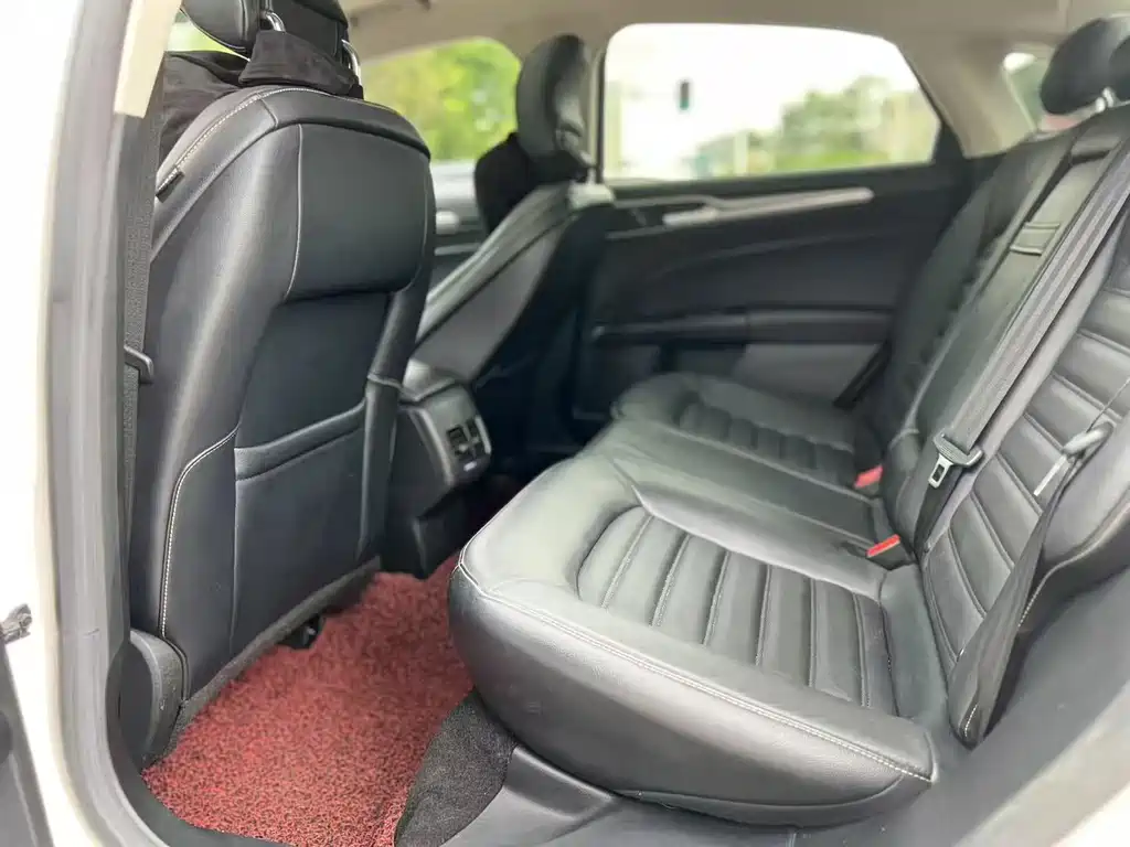 Ford Mondeo — миниатюра 5
