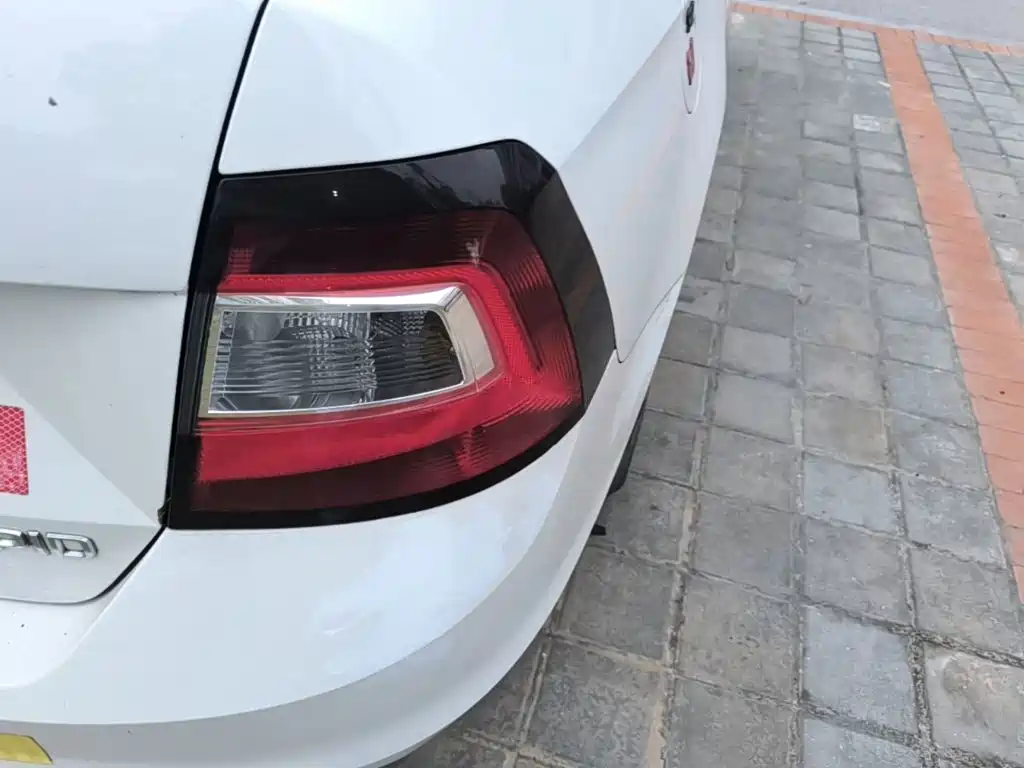 Skoda Rapid — миниатюра 24