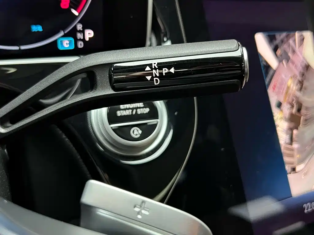 Mercedes-Benz E-Class — миниатюра 23