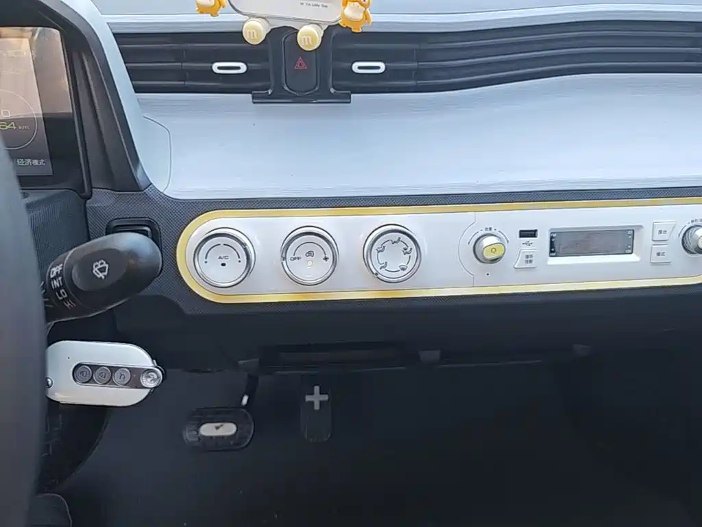 Wuling MINIEV — миниатюра 13