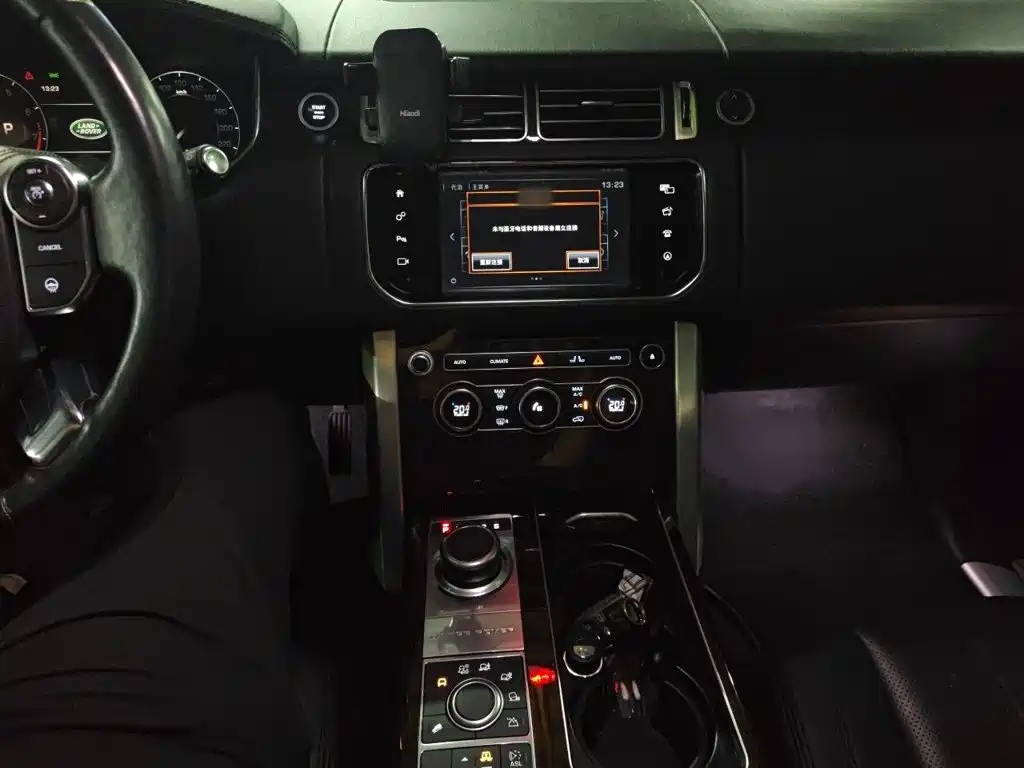 Land Rover Range Rover — миниатюра 6