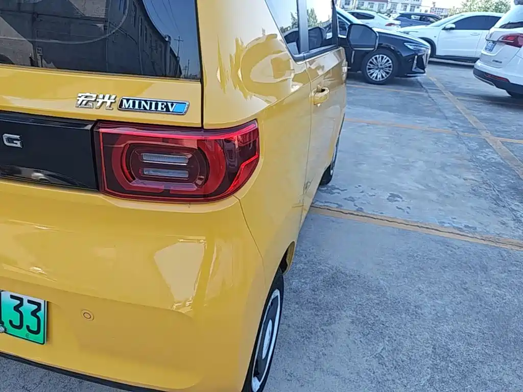 Wuling MINIEV — миниатюра 8