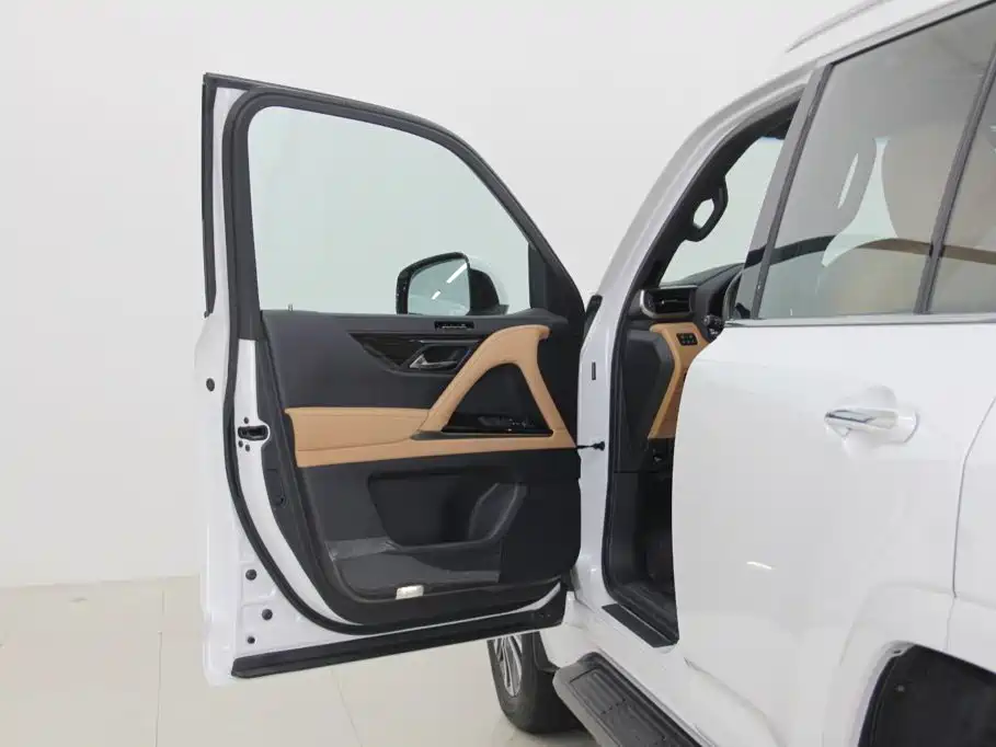 Lexus LX — миниатюра 5