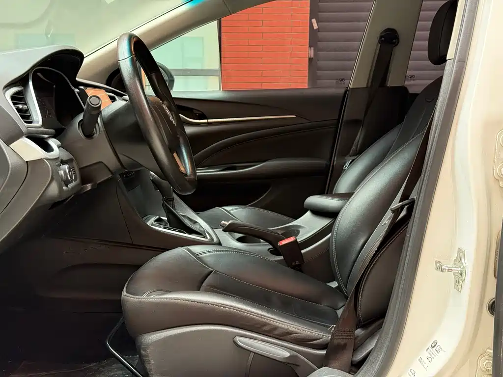 Buick Excelle — миниатюра 7