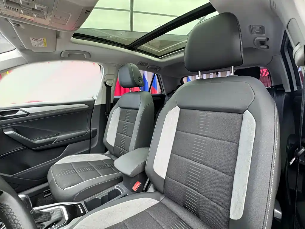Volkswagen T-Roc — миниатюра 9