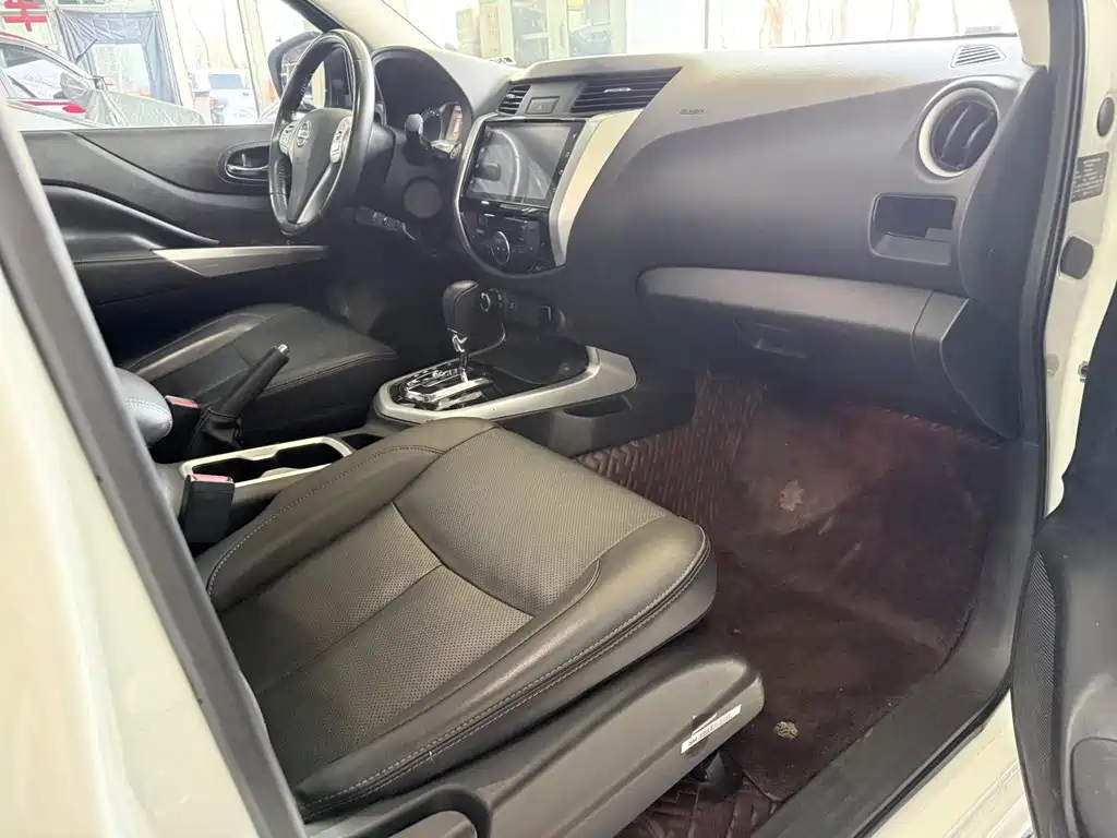 Nissan Terra 2.5L XL Upper 4WD Auto 4WD Luxury Edition, фото 17
