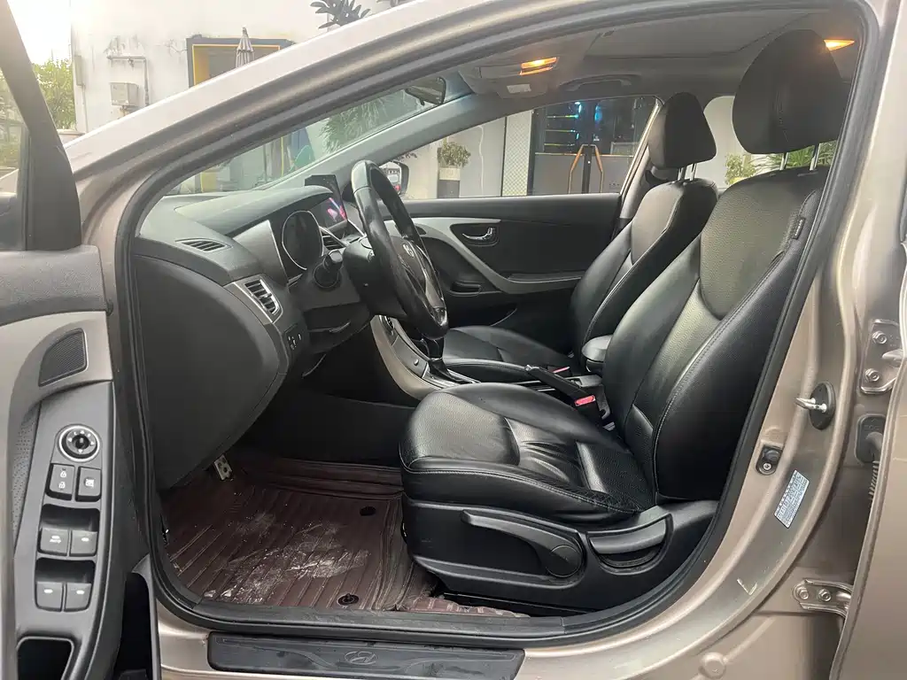 Hyundai Elantra Langdong — миниатюра 9