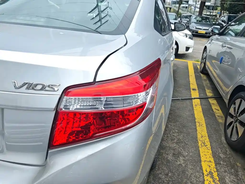 Toyota Vios — миниатюра 8