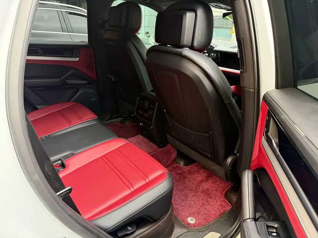 Porsche Cayenne — миниатюра 8