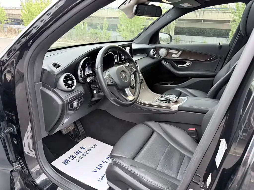 Mercedes-Benz GLC 2019 GLC 300 L 4MATIC
