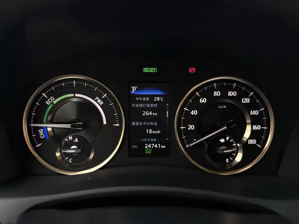 Toyota Alphard — миниатюра 7