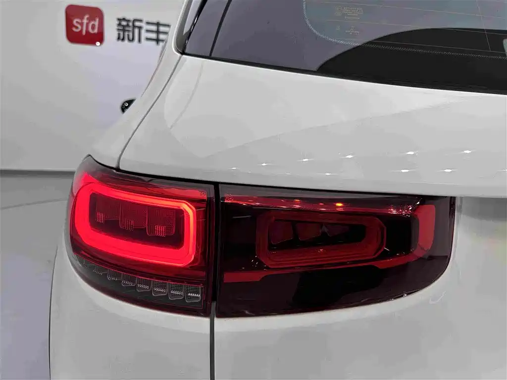 Mercedes-Benz GLB — миниатюра 28