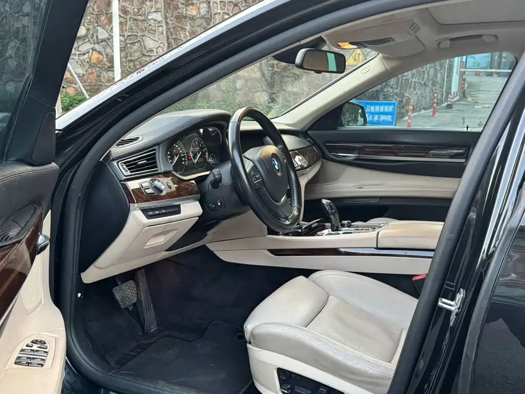 BMW 7 Series 7 2010 760Li
