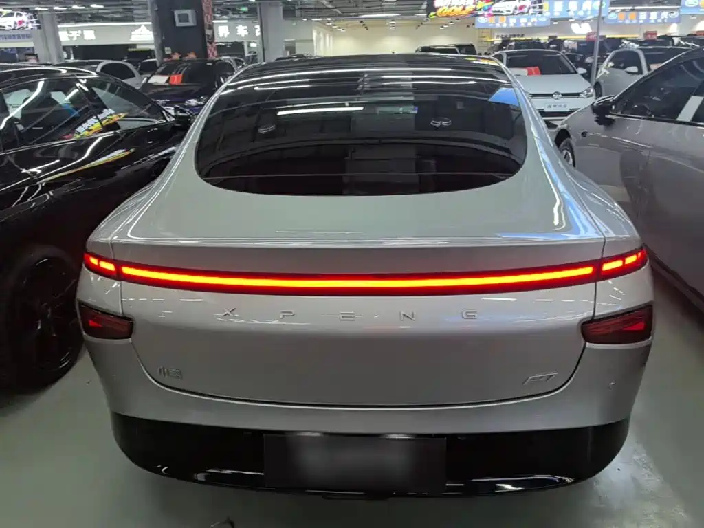 XPeng P7 — миниатюра 6