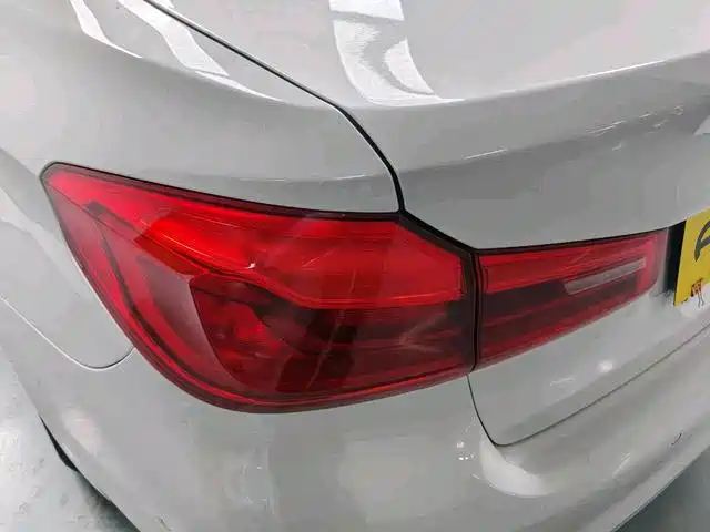 BMW 5 Series — миниатюра 16