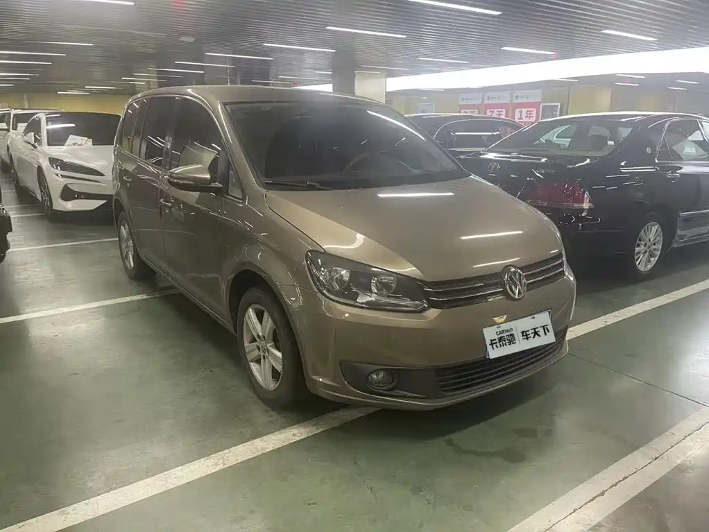 Volkswagen Touran — миниатюра 2