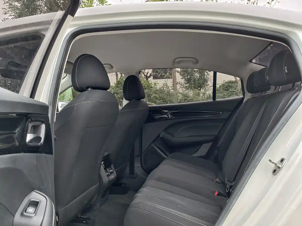 Roewe i5 — миниатюра 8